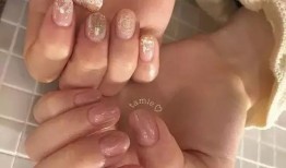 博主爆料美甲怎么做视频,美甲视频教程，轻松学会美甲技巧